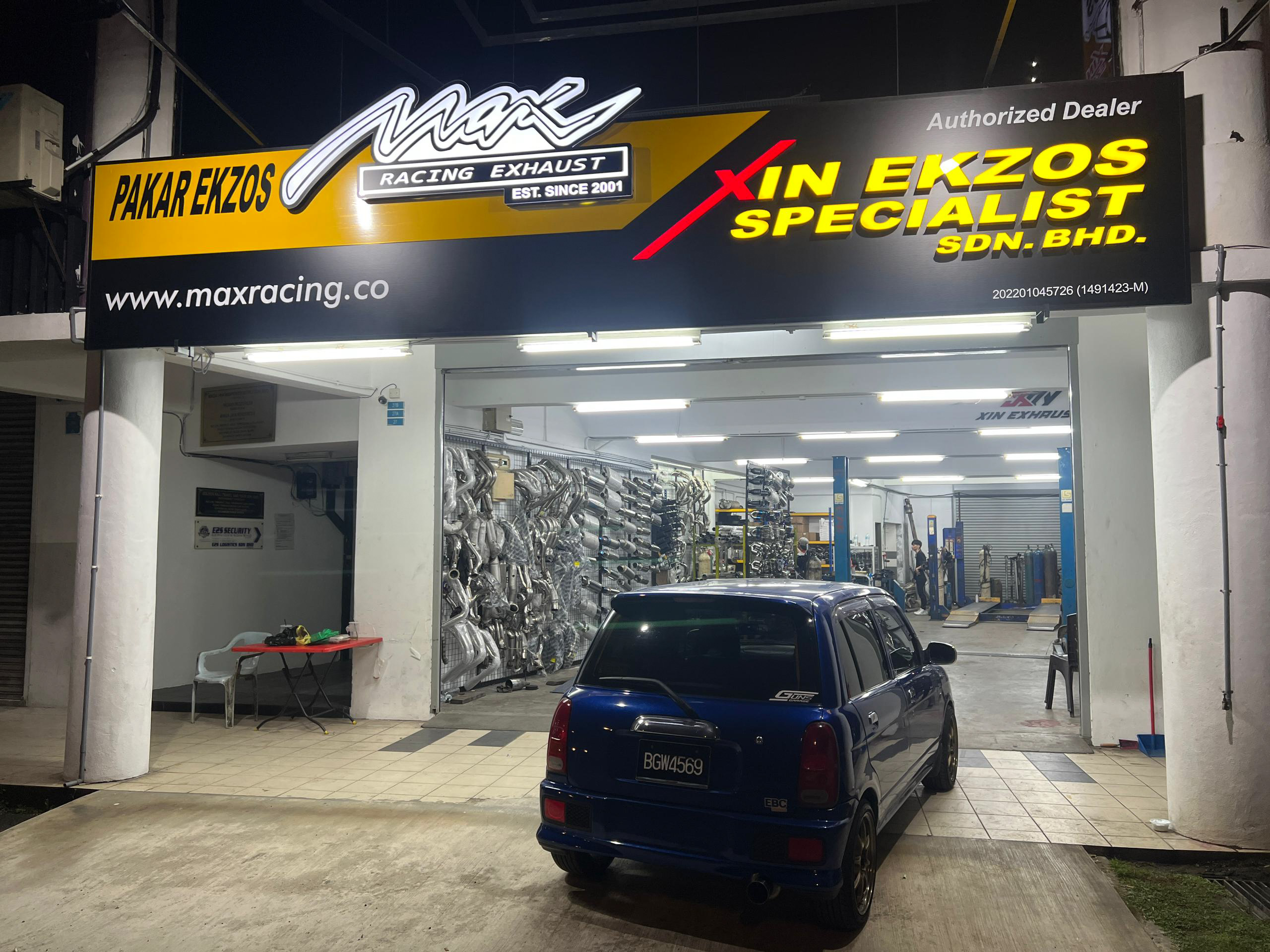 Max Racing Ridox Max Racing Exhaust | Daihatsu Mira with Max Racing R555-MY Exhaust ...